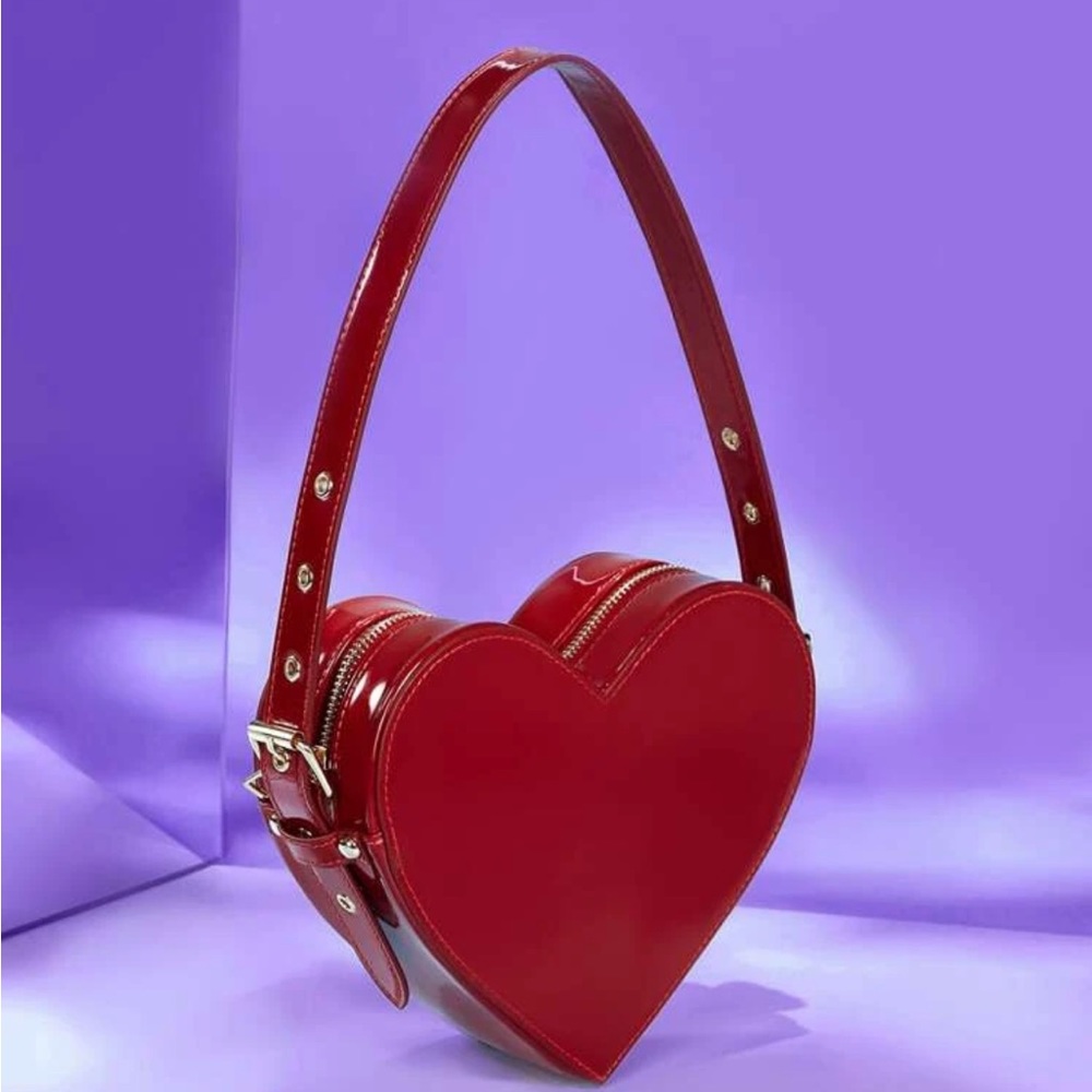 Lightweight, Business Casual Minimalist heart purse - Picture 3 of 6